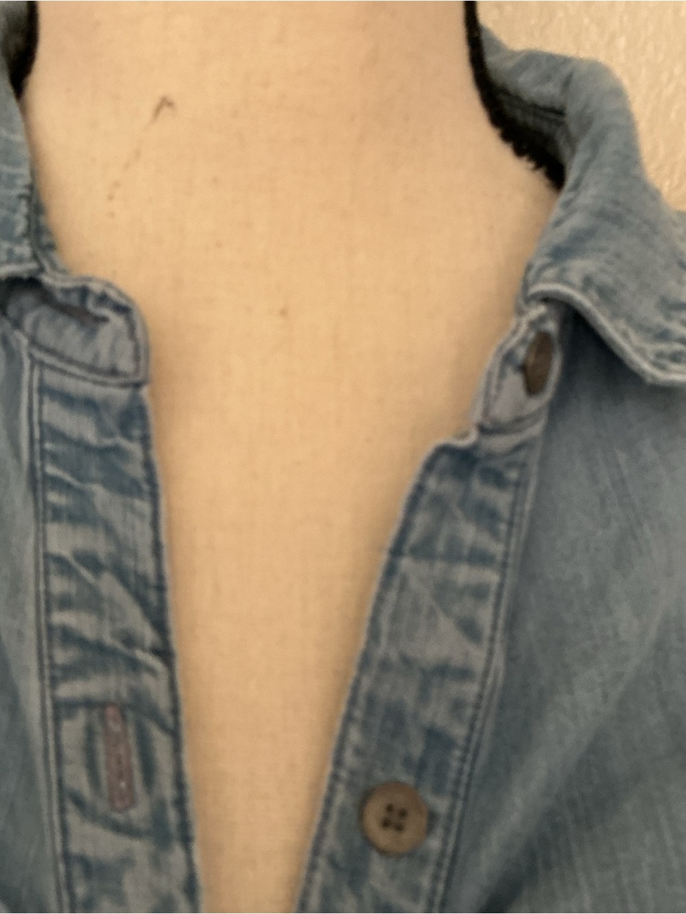 cloth & stone Light Blue Ruched-Front Chambray Button-Down - Picture 3 of 12
